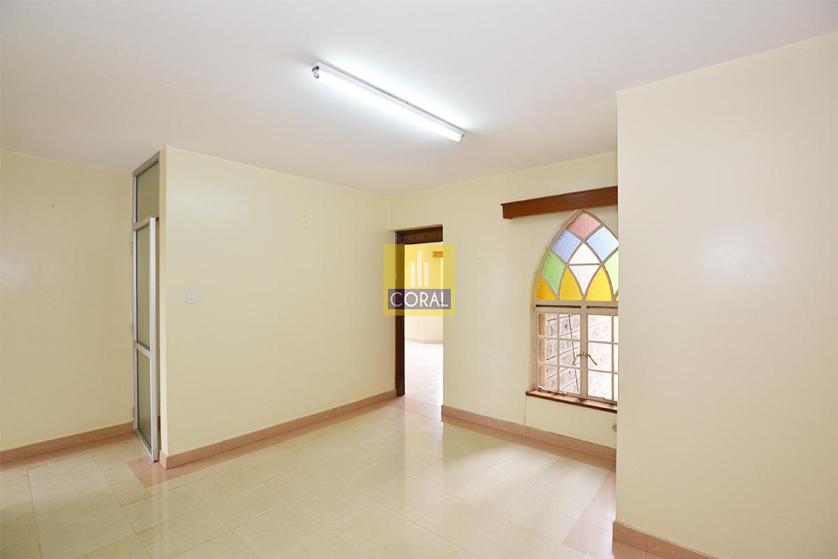 4 Bed Apartment with Parking in Parklands - 10