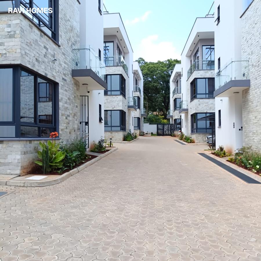4 Bed Villa with En Suite in Lavington - 13