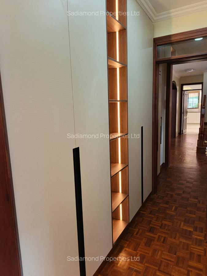 4 Bed Villa with En Suite in Karen Hardy - 6