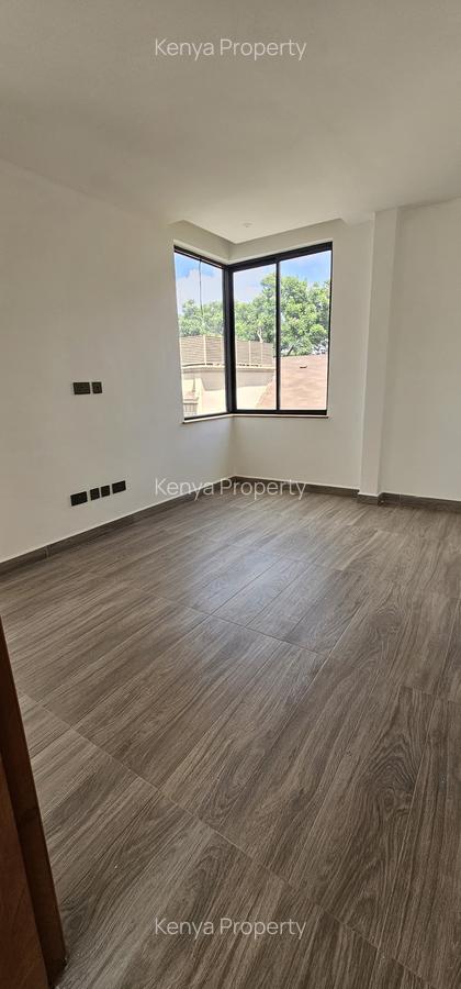 5 Bed Townhouse with En Suite at Off James Gichuru Road - 4