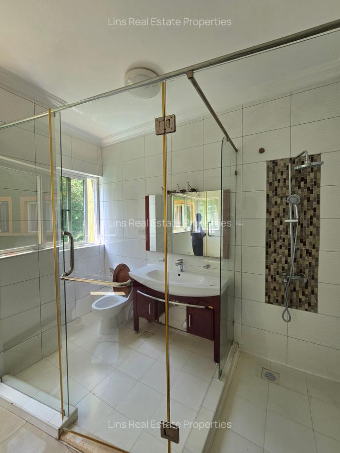 4 Bed Townhouse with En Suite in Riverside - 7