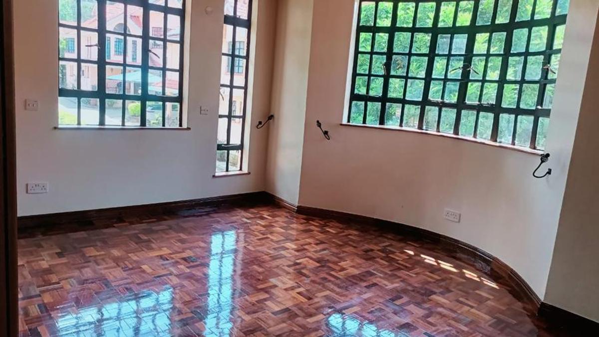 5 Bed Townhouse with En Suite in Lavington - 8