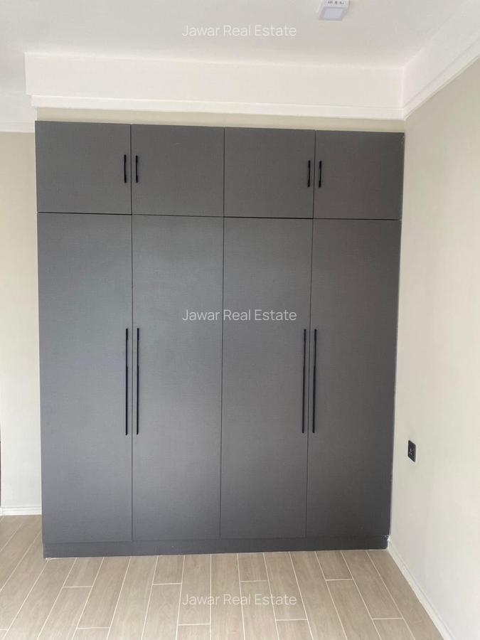 Serviced 1 Bed Apartment with En Suite at Hatheru Road - 13