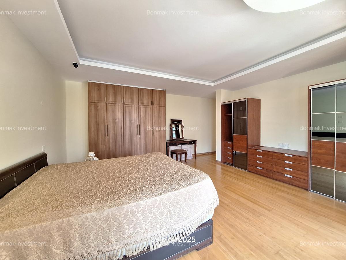 5 Bed Townhouse with En Suite at Kyuna Road - 17