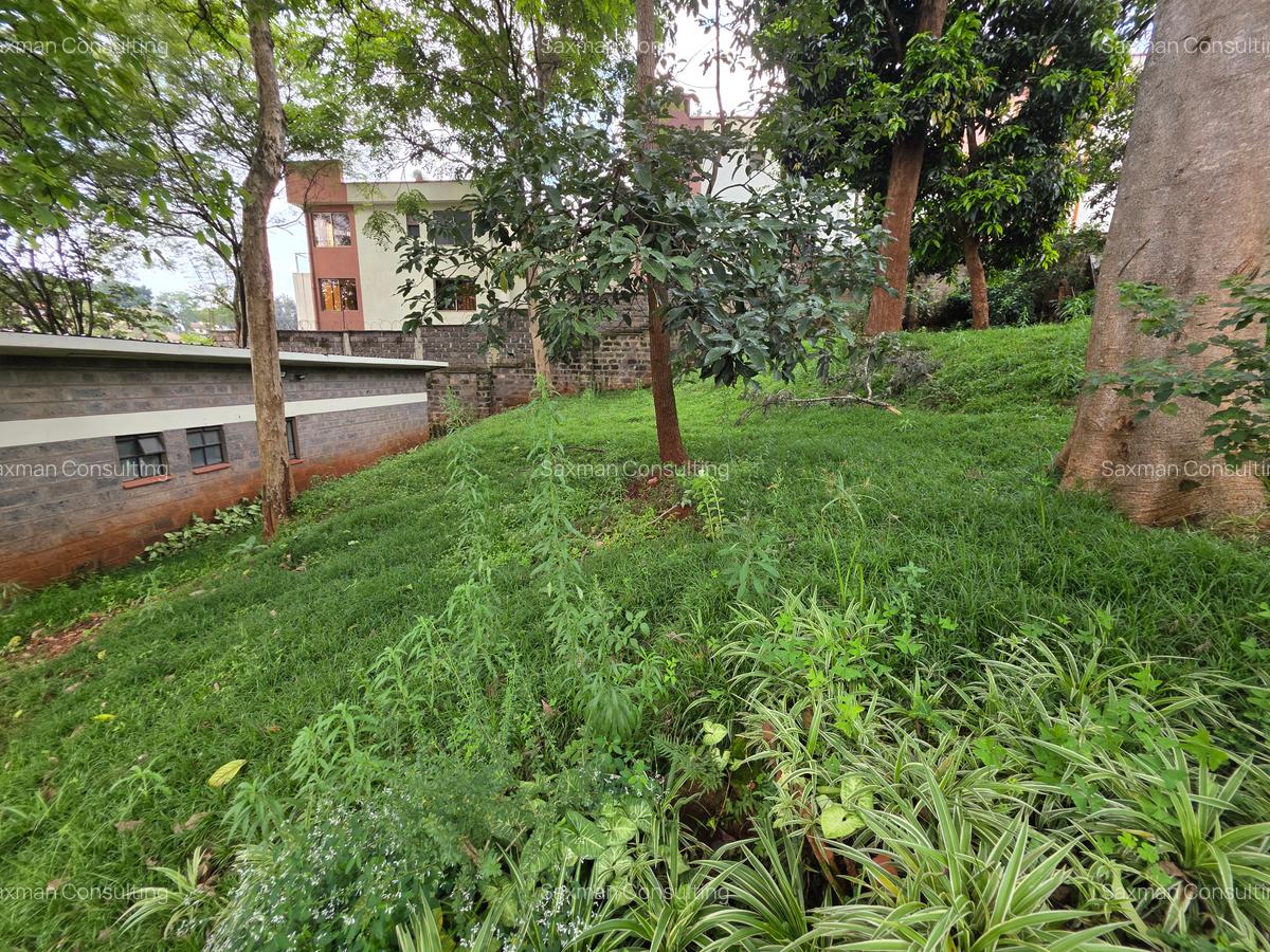 4 Bed House with En Suite in Lavington - 6