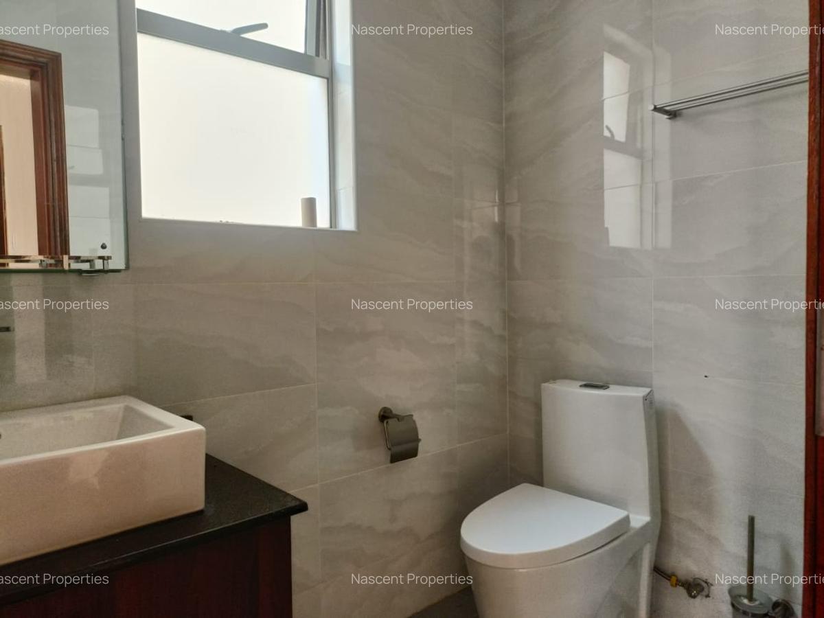 5 Bed Townhouse with En Suite in Lavington - 13