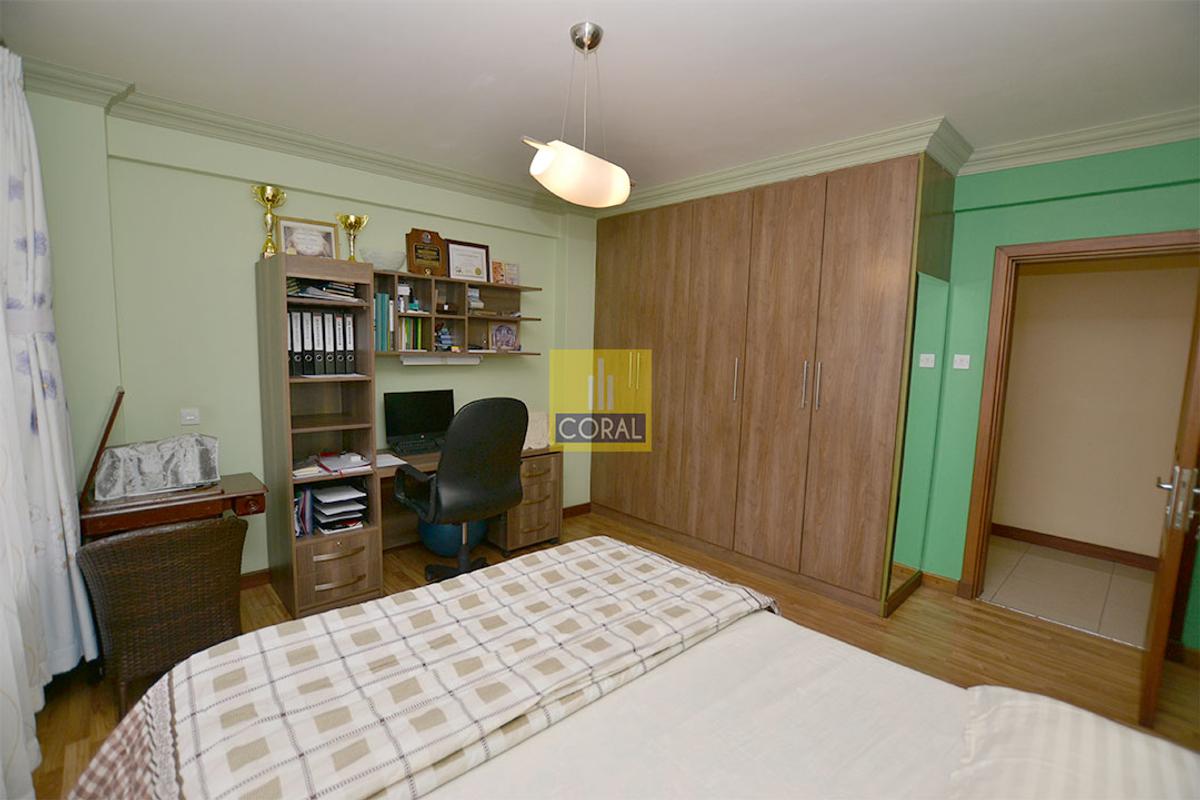 3 Bed Apartment with Lift in Parklands - 12