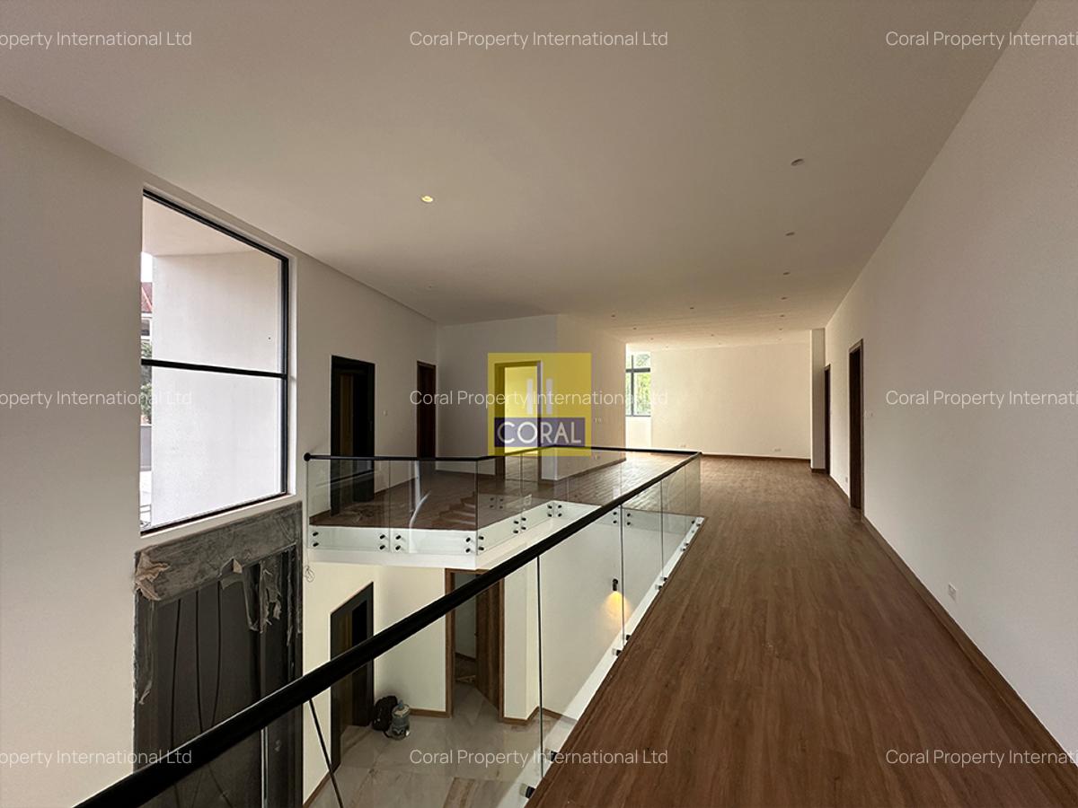 5 Bed House in Rosslyn - 9