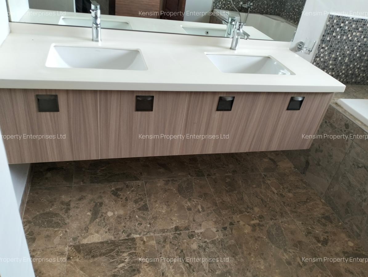 5 Bed Townhouse with En Suite in Lavington - 15