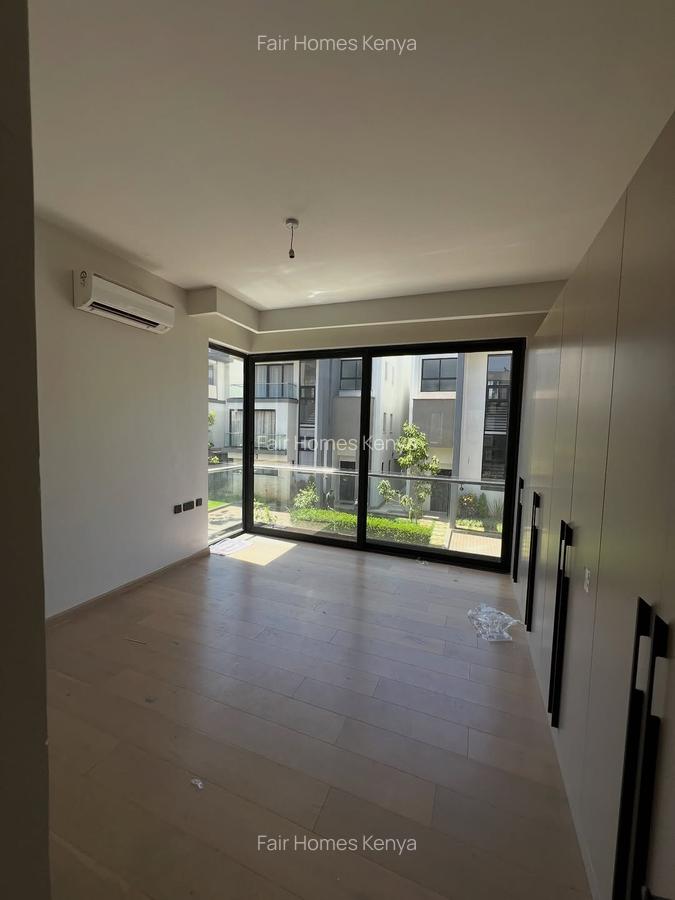 4 Bed Townhouse with En Suite at Lavington Green - 12