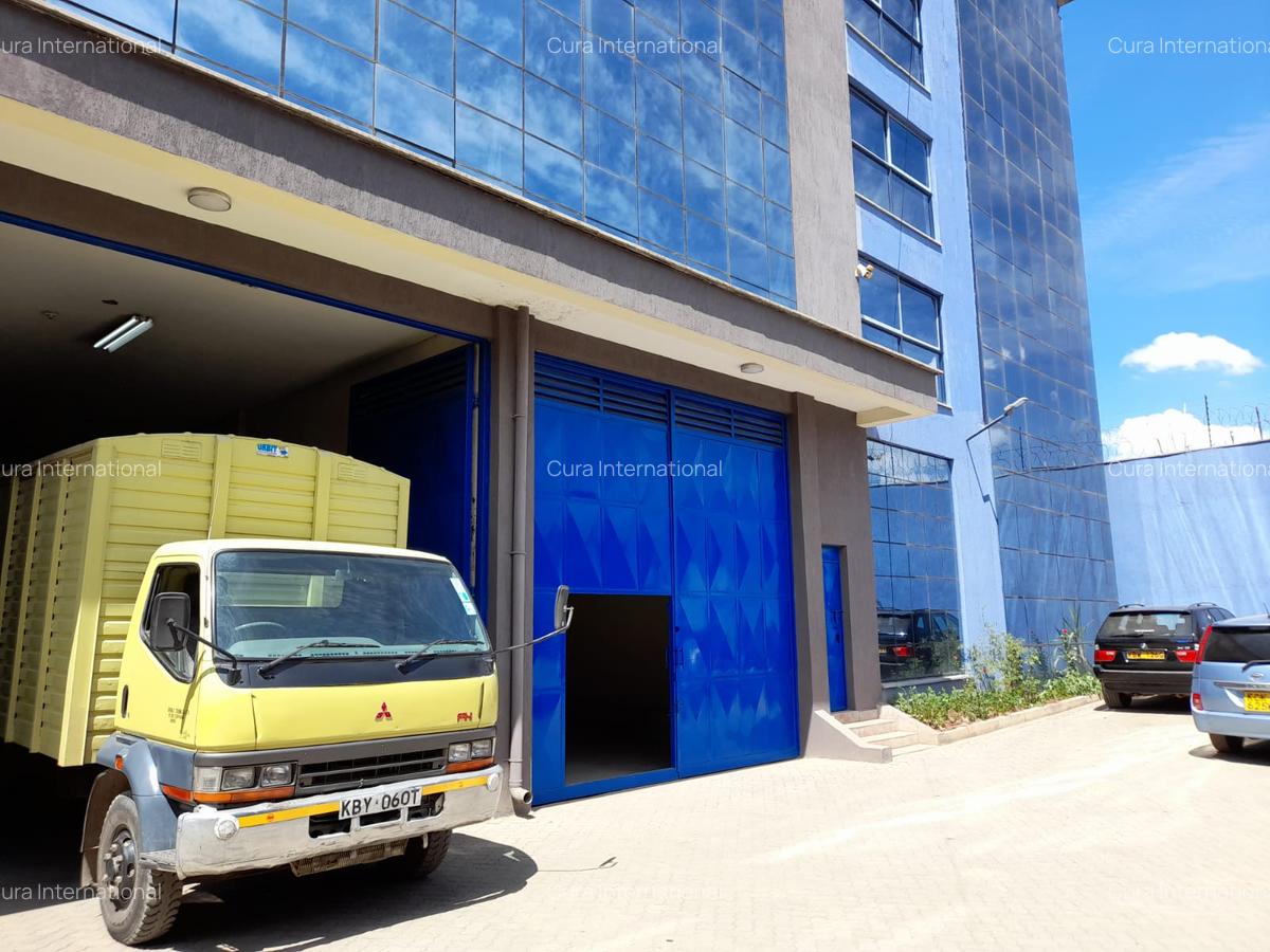 42,500 ft² Commercial Property with Parking in Industrial Area - 4