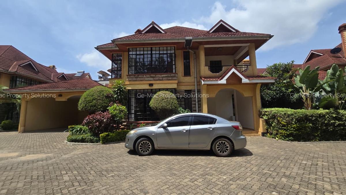 5 Bed House with En Suite in Lavington - 2