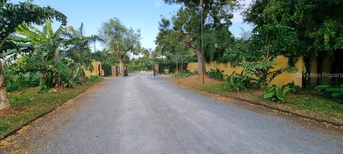 1,000 m² Land at Aloo Drive - 4