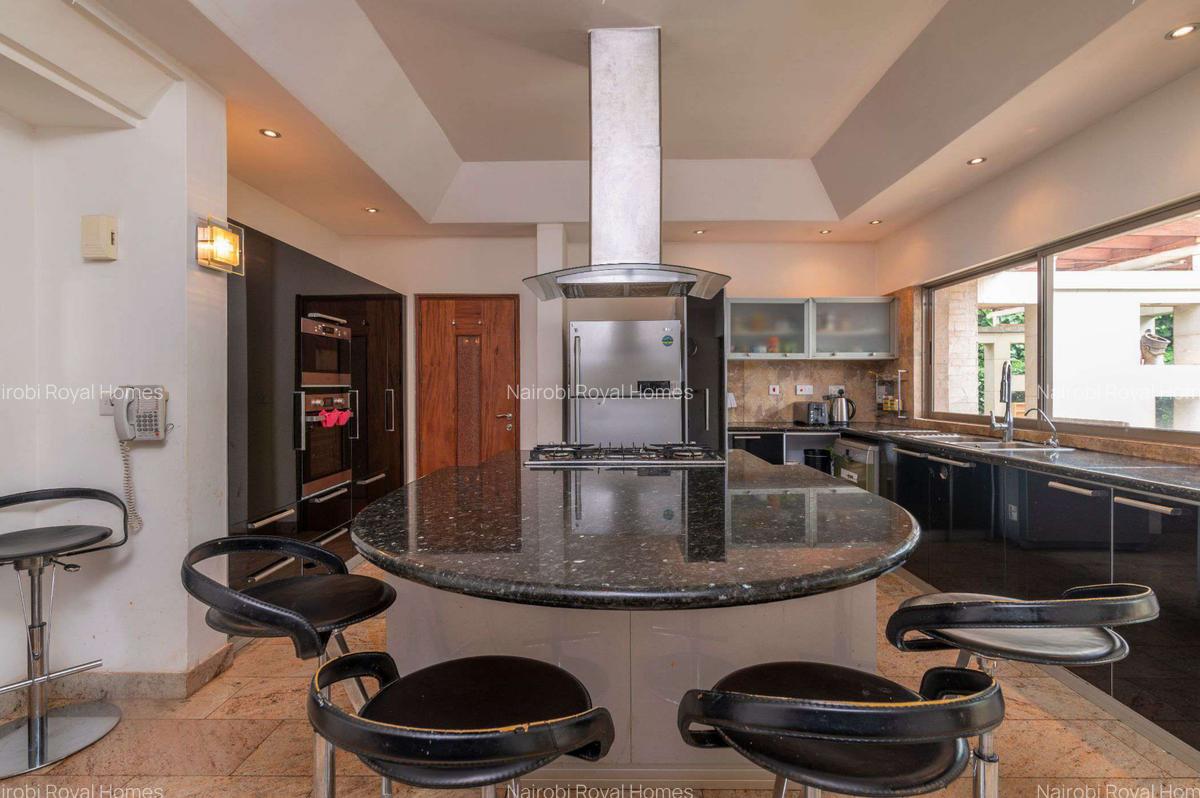 5 Bed House with En Suite at Magnolia Hill Lakeside - 16