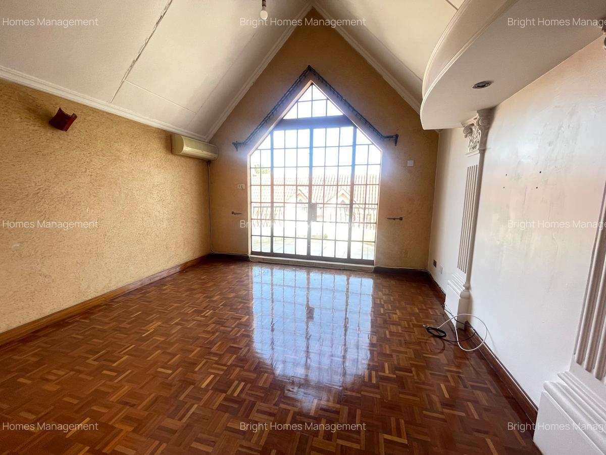 5 Bed Townhouse with En Suite in Lavington - 7