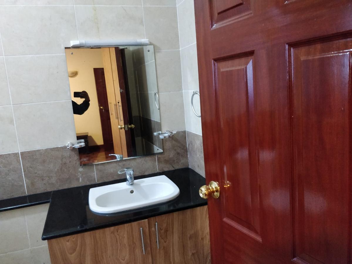 1 Bed Apartment with En Suite in Westlands Area - 7