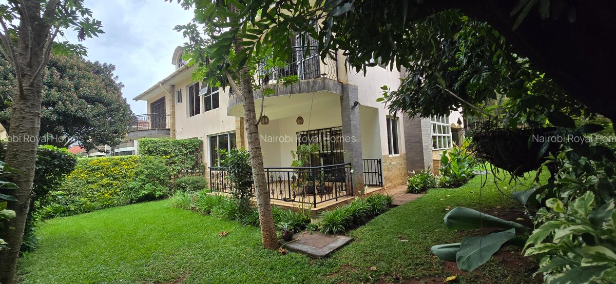 5 Bed Townhouse with En Suite at Spring Valley - 1