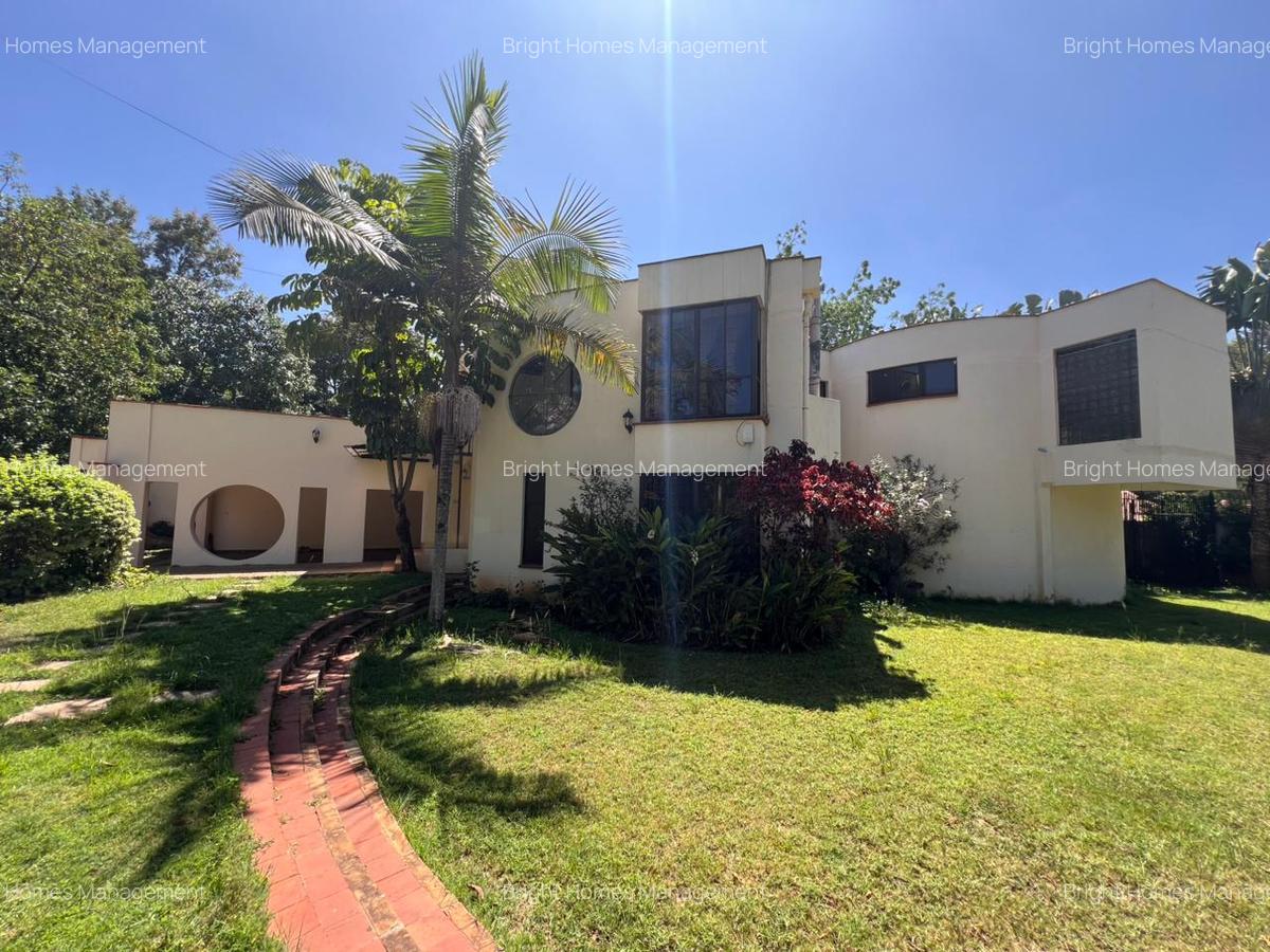 4 Bed Villa with En Suite in Spring Valley - 5