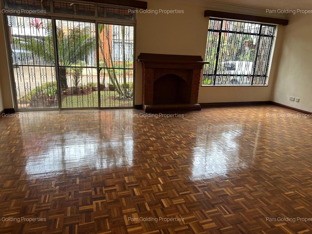 5 Bed Townhouse with En Suite in Westlands Area - 2