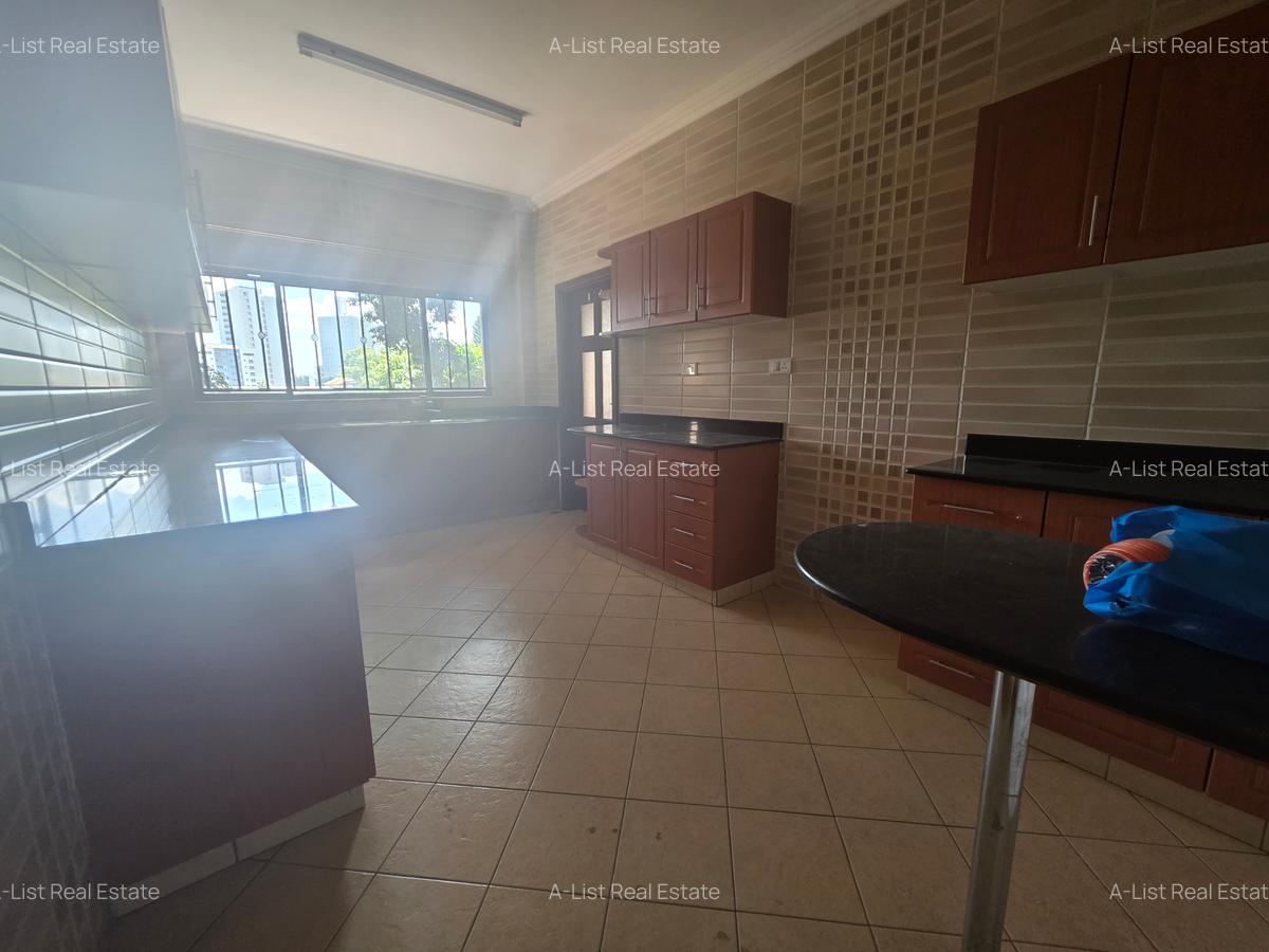 4 Bed Apartment with En Suite at Brookside Drive - 5