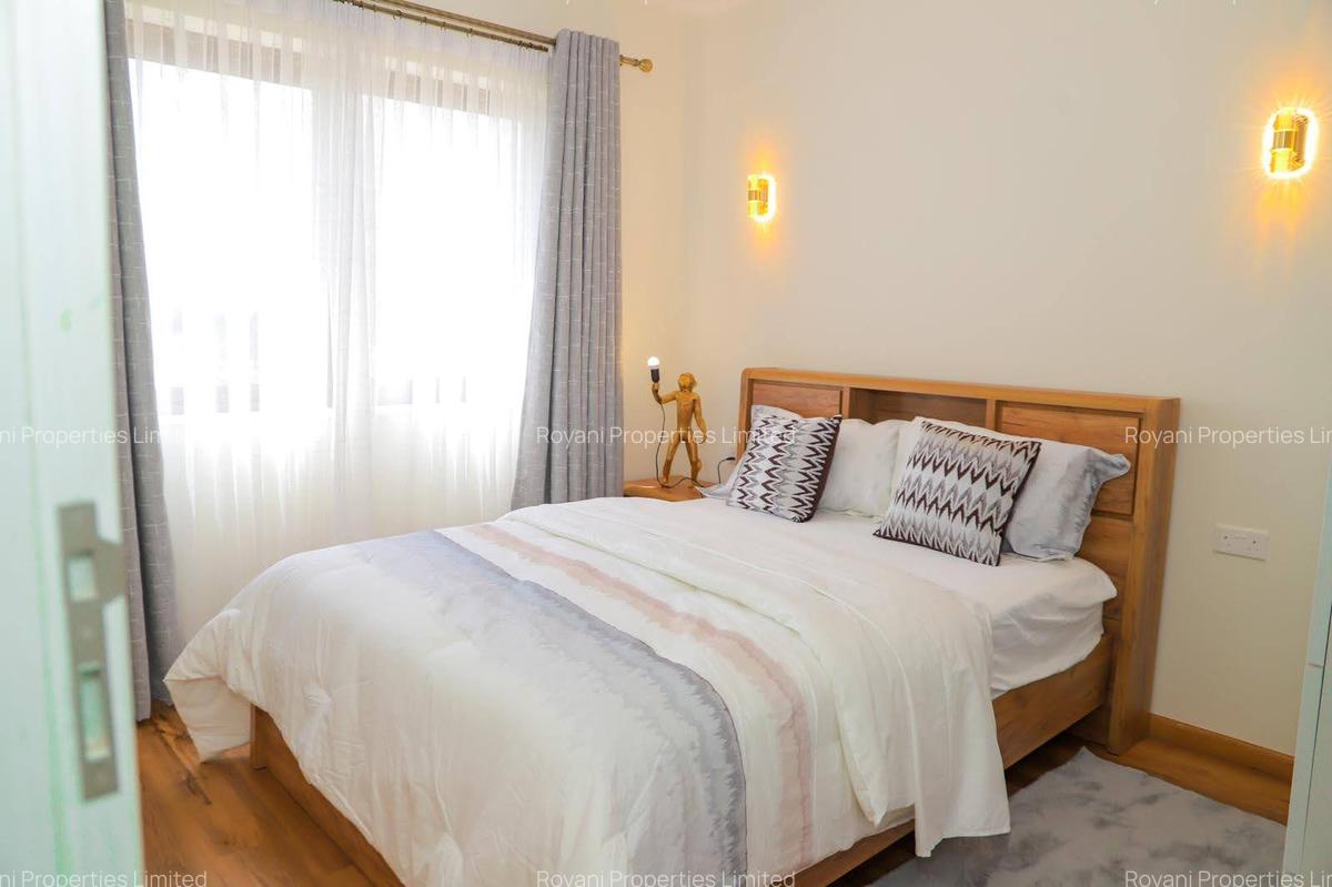 Serviced 3 Bed Apartment with En Suite in Thome - 12