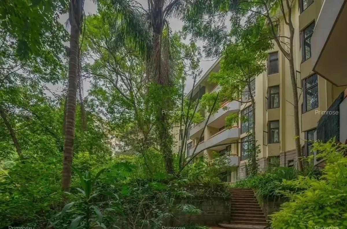 4 Bed Apartment in Riverside - 1