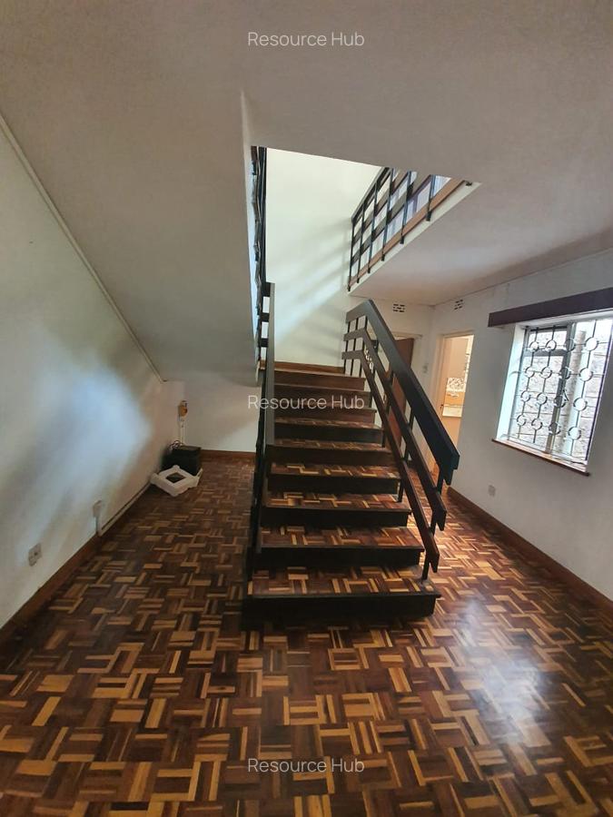 4 Bed Townhouse with En Suite at Lavington - 8