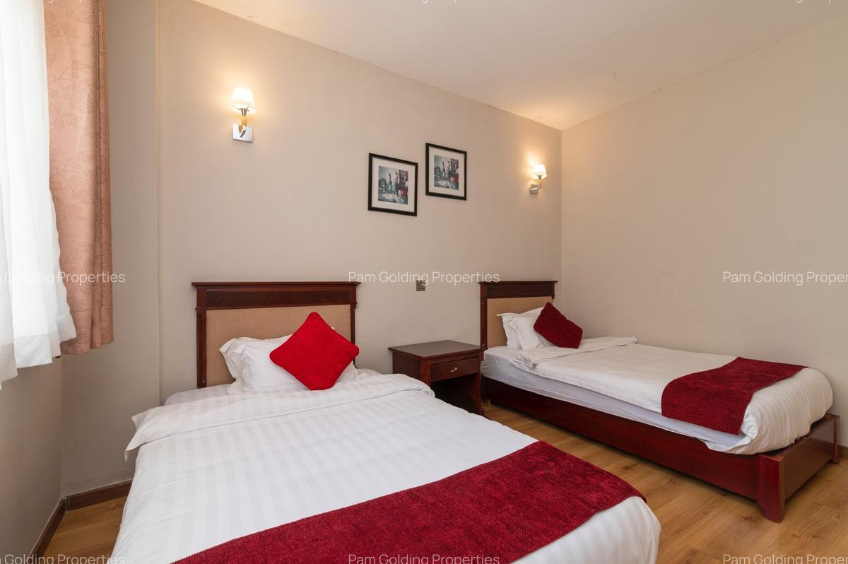 Serviced 3 Bed Apartment with En Suite at School Lane - 3