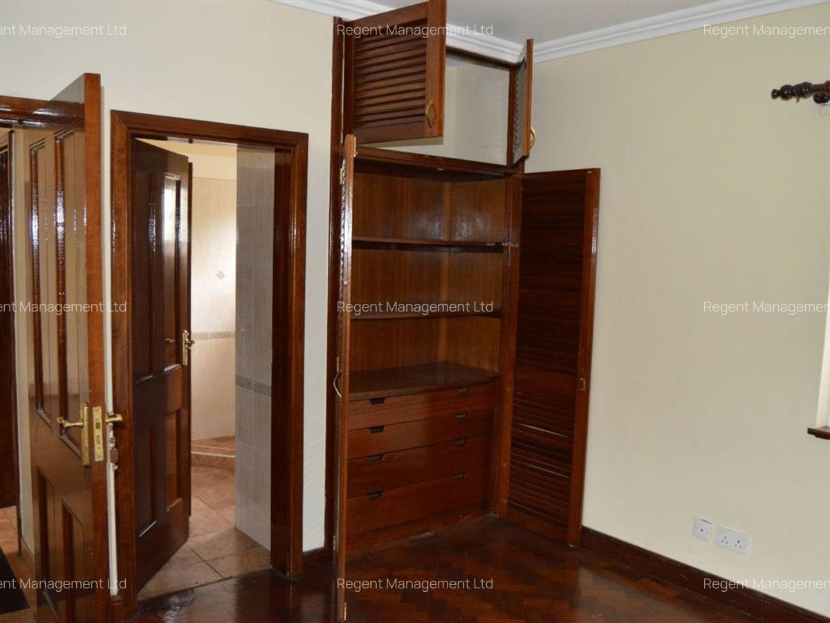 4 Bed Townhouse at Dennis Pritt/State House Road - 14