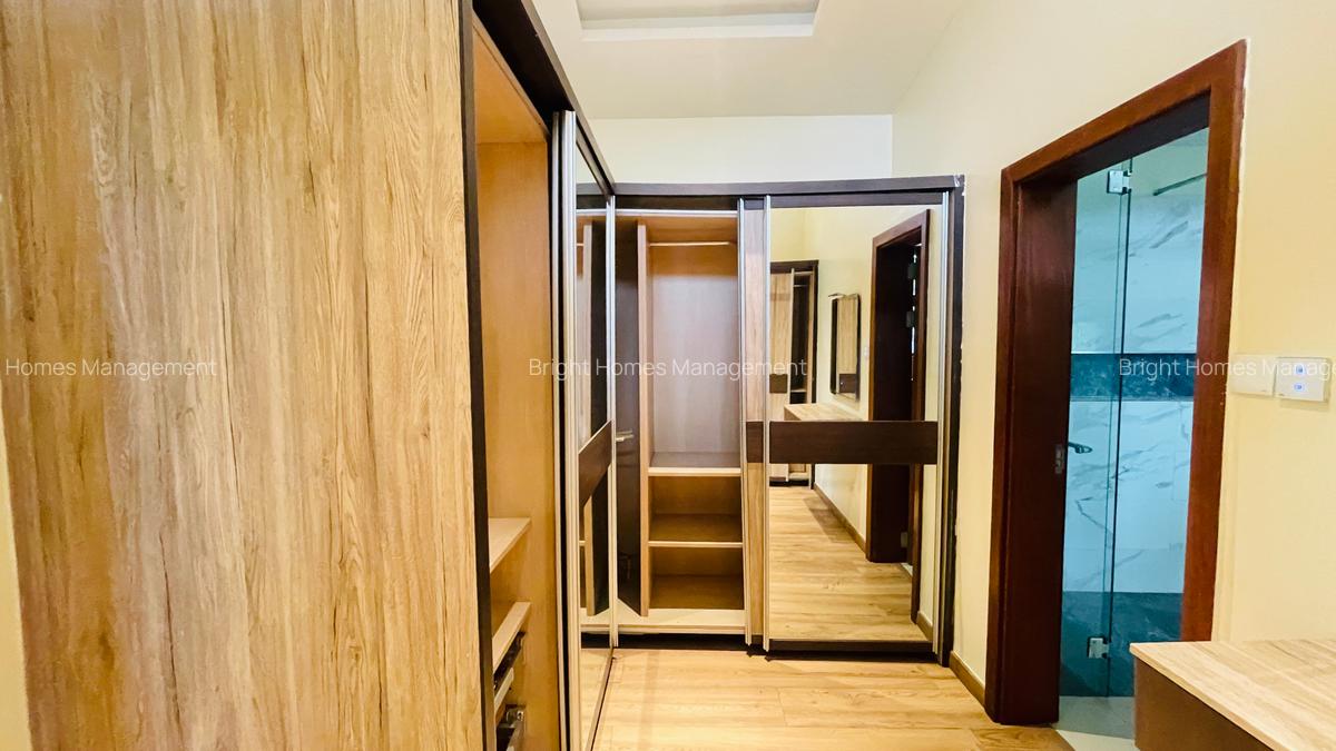 5 Bed Villa with En Suite in Spring Valley - 10