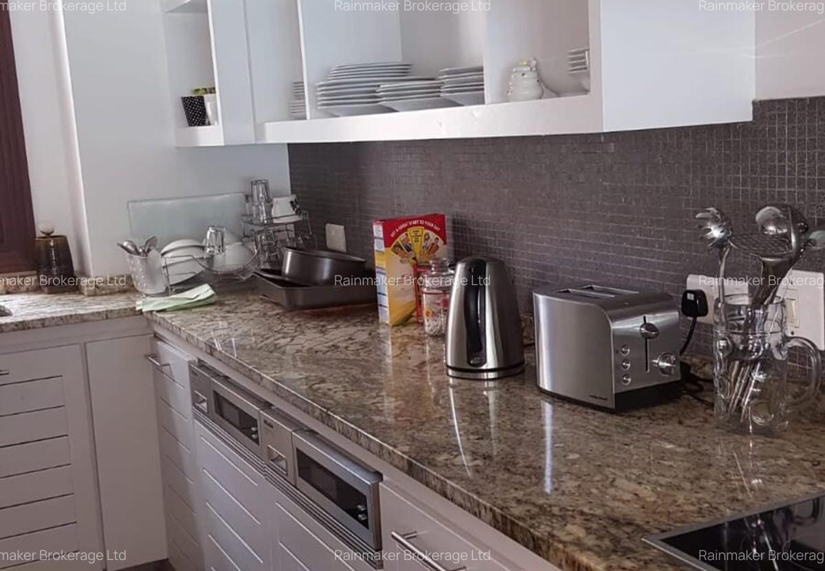 4 Bed House with En Suite in Diani - 5