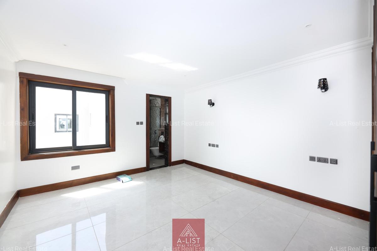 3 Bed Apartment with En Suite at Makueni - 4