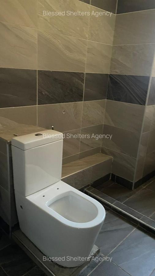 5 Bed Villa with En Suite in Ridgeways - 9