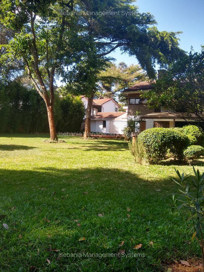 4 Bed House with En Suite at - 1