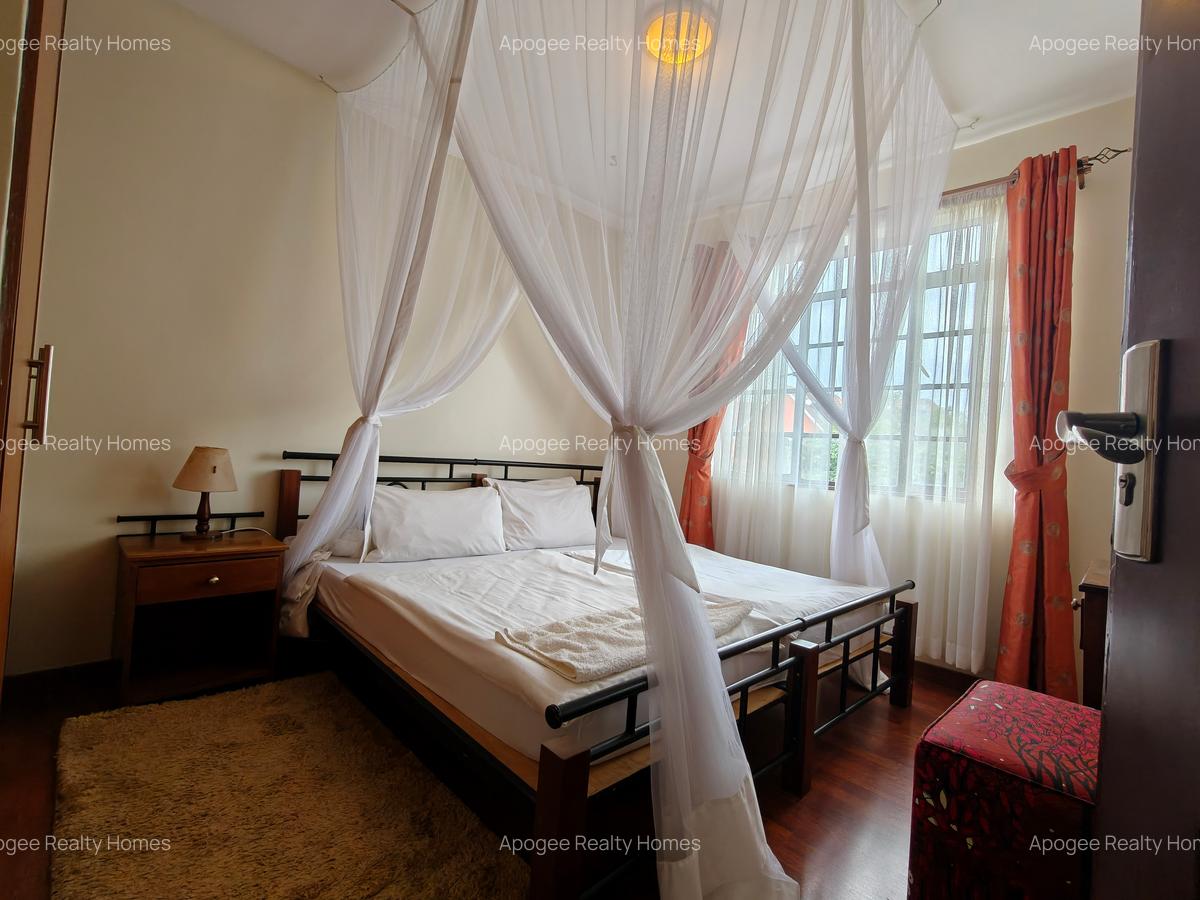 Serviced 3 Bed Apartment with En Suite at Fourways Junction Estate - 15