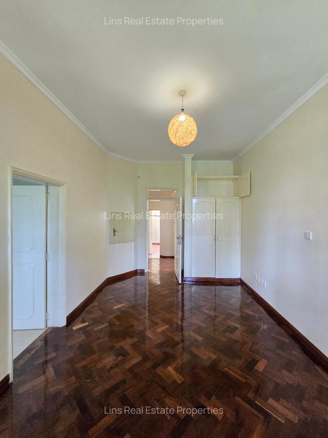 4 Bed House with En Suite in Runda - 19