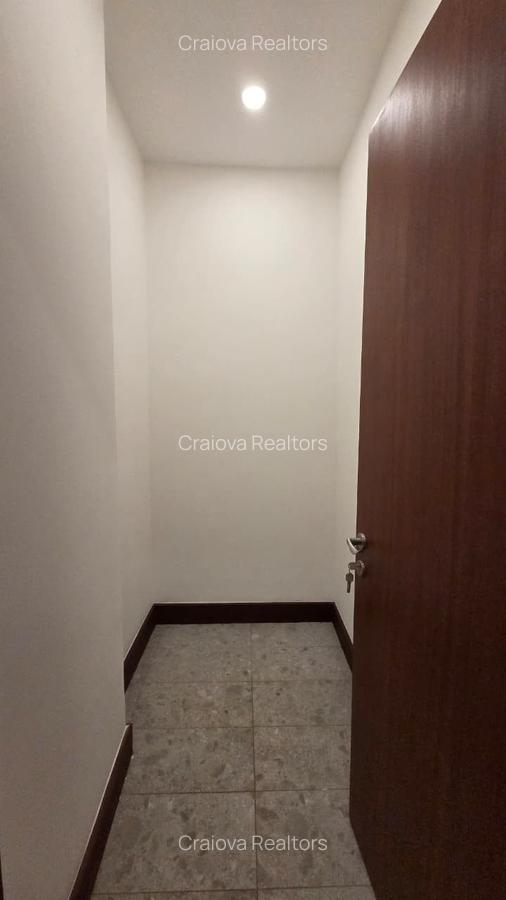 4 Bed Apartment with En Suite at City Drive - 15