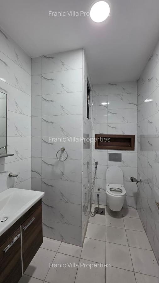 2 Bed Apartment with En Suite in Lavington - 6