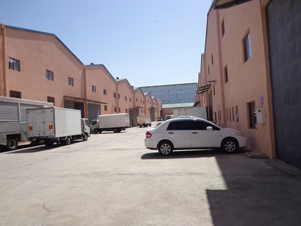 Warehouse with Service Charge Included in Mombasa Road - 2