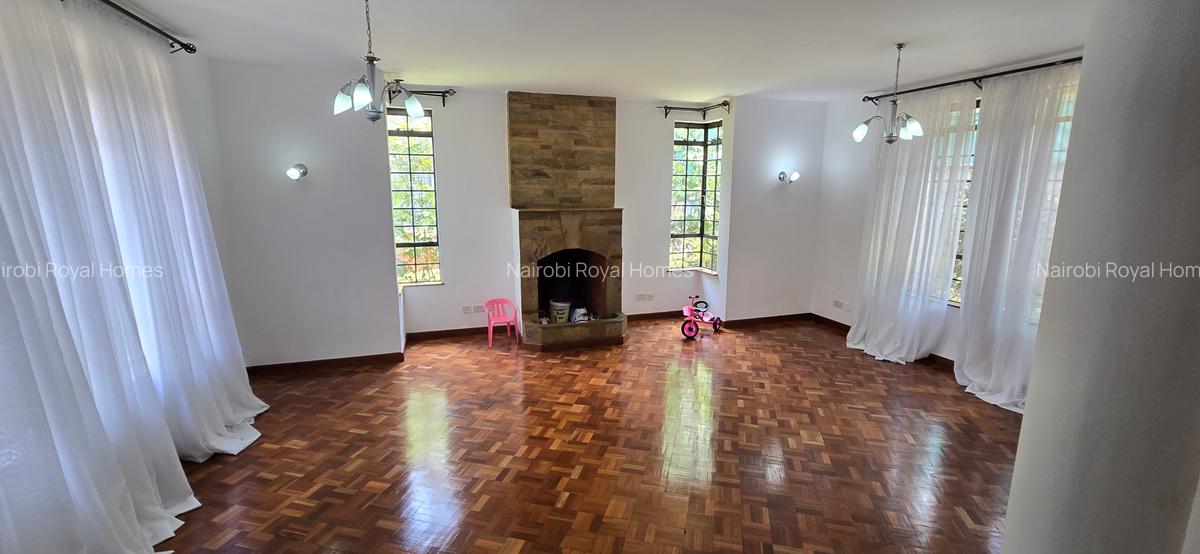 5 Bed Townhouse with En Suite at Lavington Green - 5