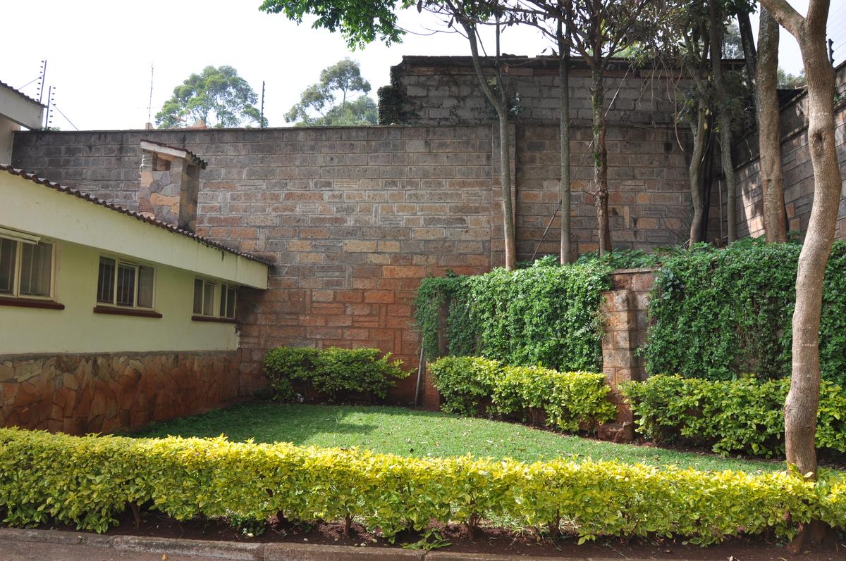 4 Bed Townhouse with En Suite at Peponi Road - 11