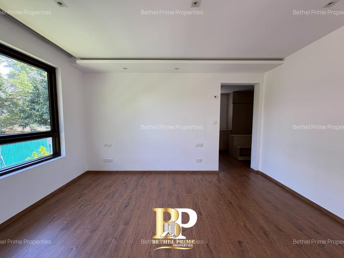 4 Bed Townhouse with En Suite at Peponi Road - 11