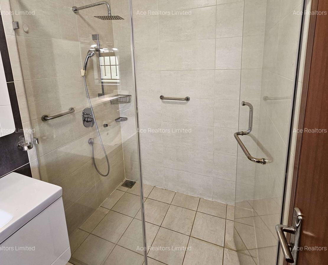 4 Bed Apartment with En Suite at General Mathenge - 11