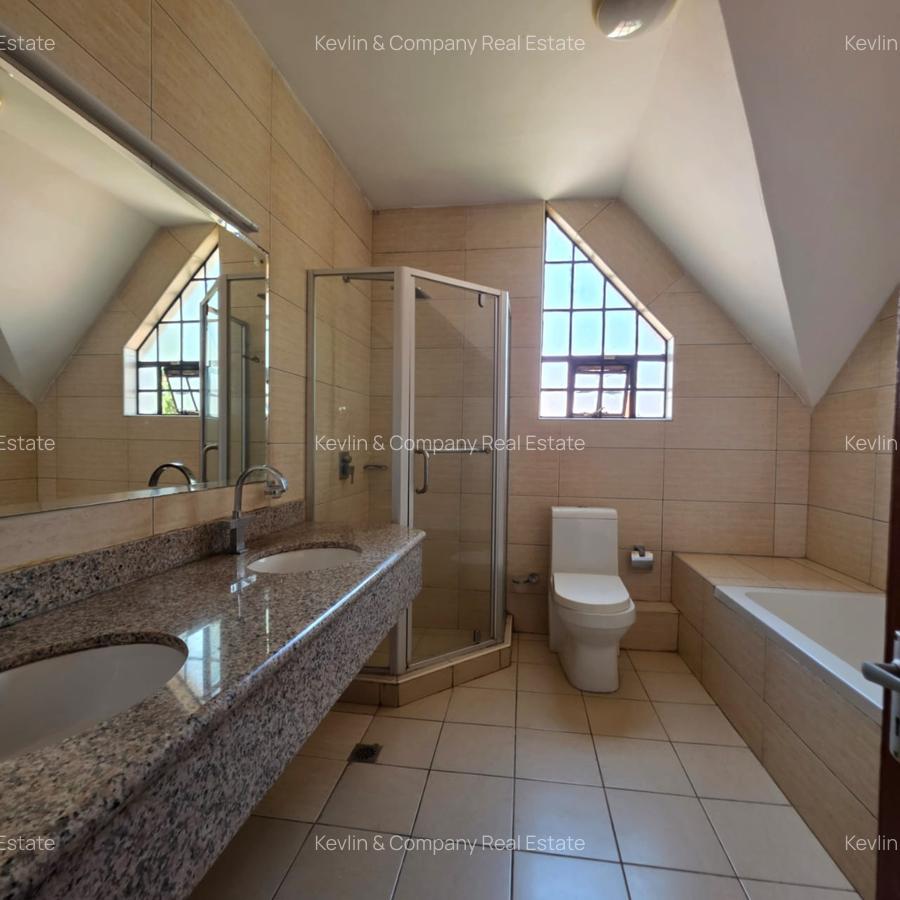 4 Bed Villa with En Suite in Lavington - 17