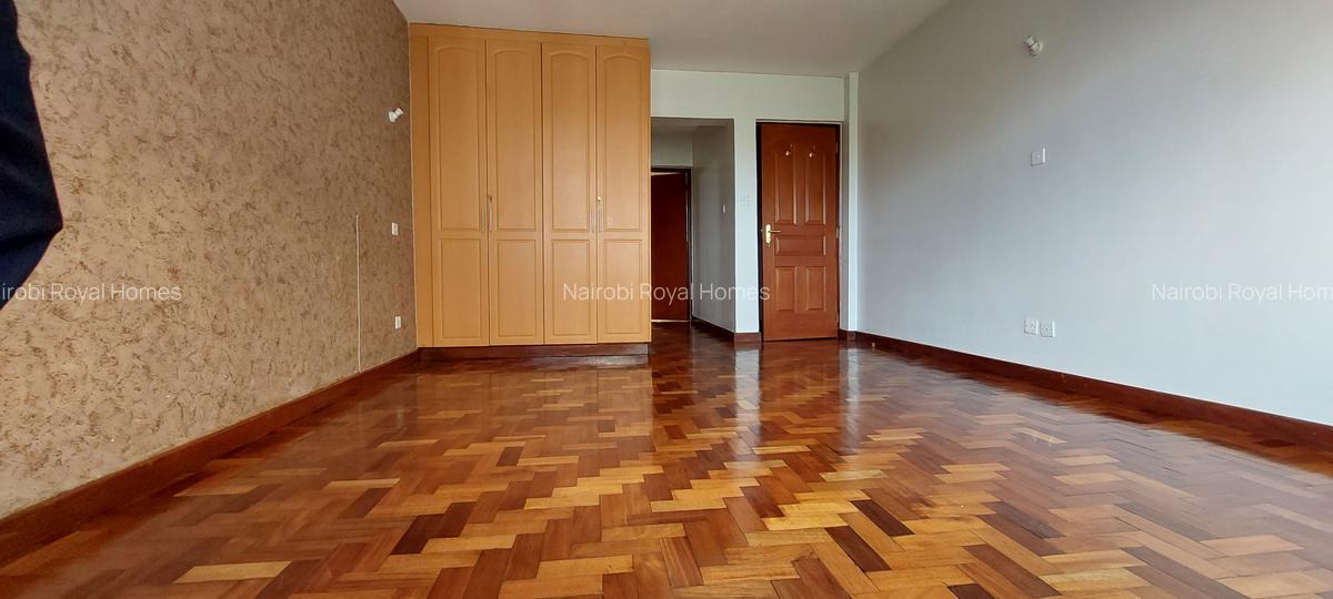 3 Bed Apartment with En Suite at Lavington Green - 18