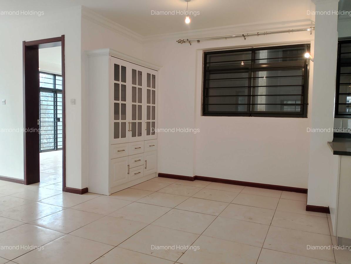 3 Bed Apartment with En Suite at Parklands - 7