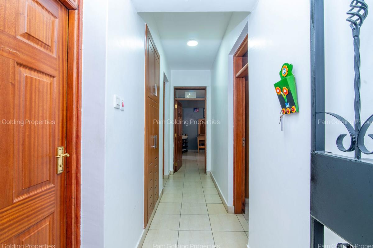 3 Bed Apartment with En Suite in Parklands - 9