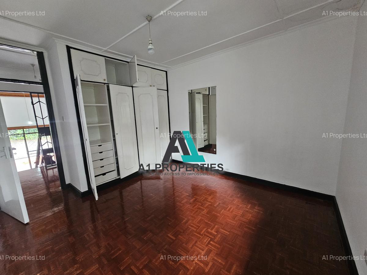 4 Bed Townhouse with En Suite in Lavington - 10