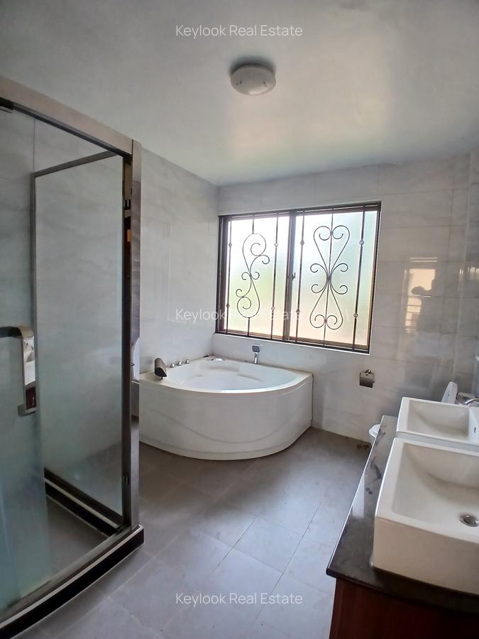 5 Bed Townhouse with En Suite at Lavington Green - 6