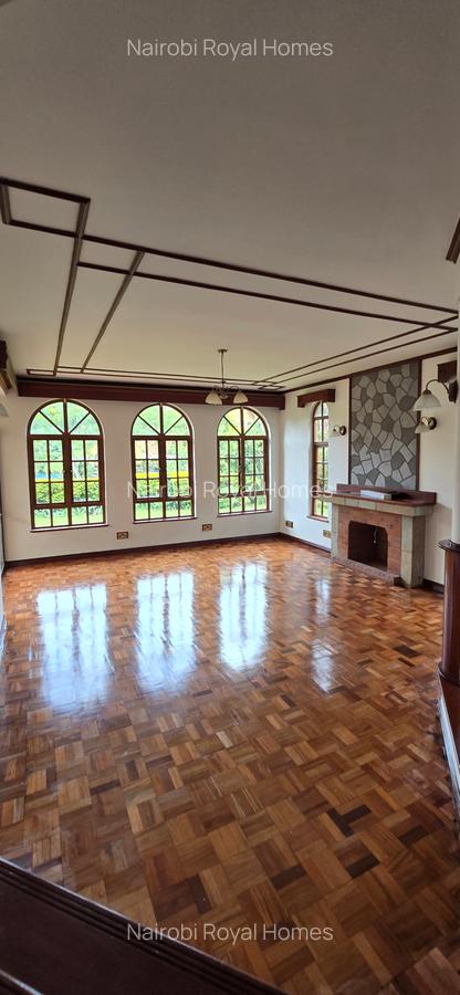 4 Bed Townhouse with En Suite at La - 11